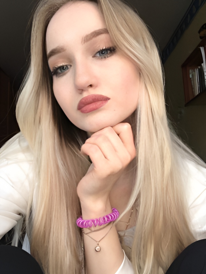 Викуля привлекательная девушка из Армянск цена от 3000 руб