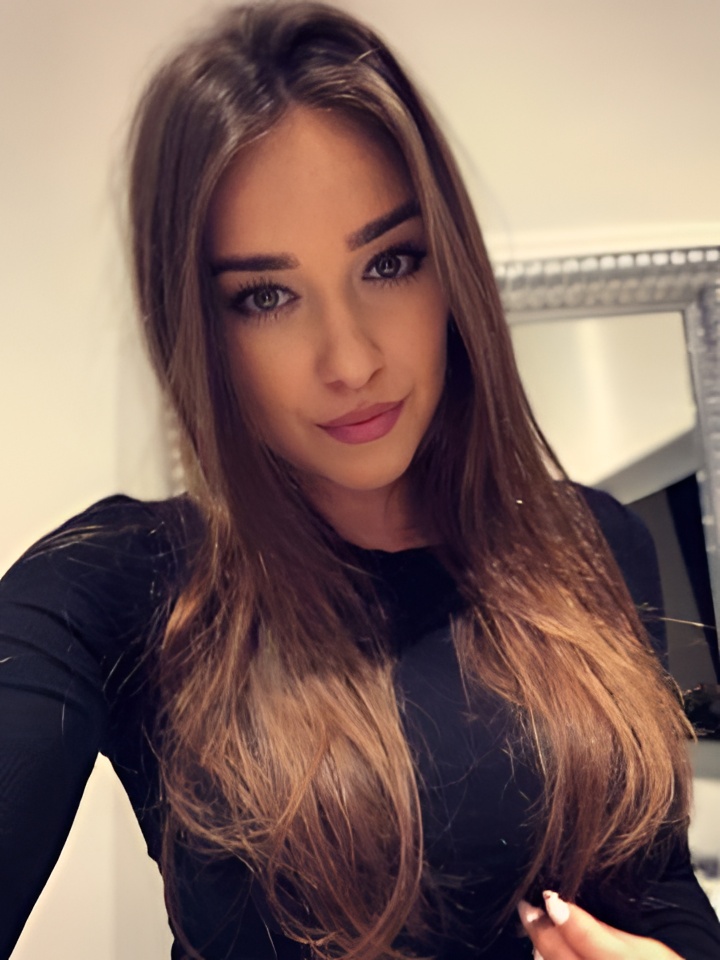 Зита привлекательная девушка из Армянск цена от 2500 руб