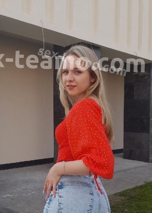 Юлия привлекательная девушка из Армянск цена от 3000 руб
